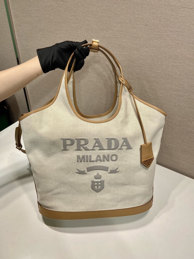 Pra*a tote bags